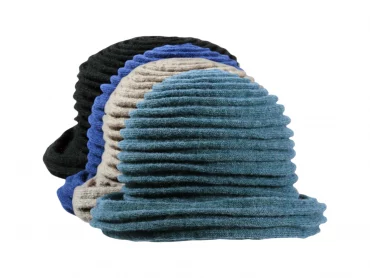 Damenhut Cloche aus Wollbänder