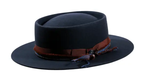 Vaquerohut Hazienda in Anthrazit mit Jeans-Garnitur und Perlen|