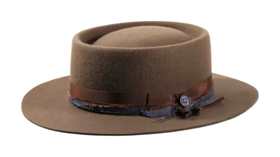 Vaquerohut Hazienda in Schlamm mit Jeans-Garnitur und Perlen|