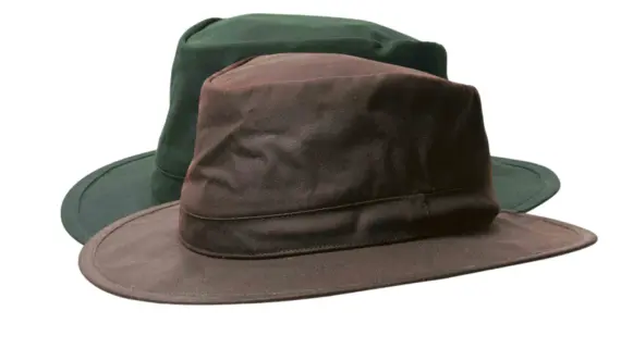 : Gewachster Regenhut aus 100 % Baumwolle in Dunkelbraun und Olive