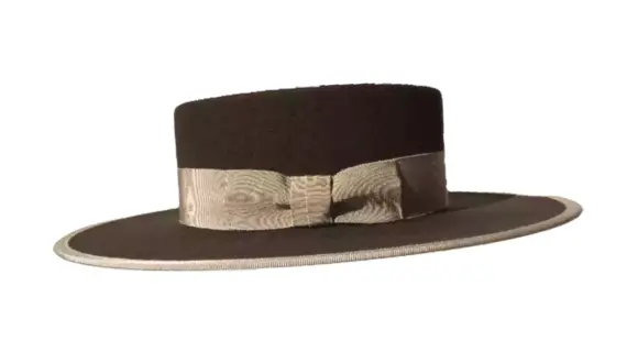 Vaquero Woll- oder Biberhut mit flacher Krone und Rebsband als Garnitur|||||||||