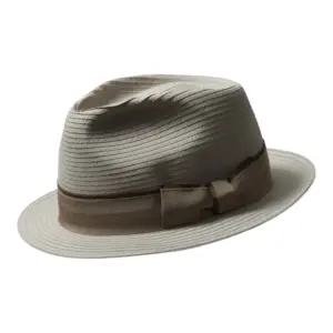 Ramie Trilby Freiamt Oberlunkhofer/in in Hellbeige Sand mit sandfarbenem Rebsband, braunem Poispoil und Masche links