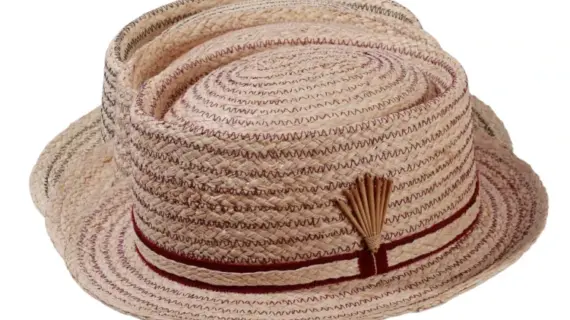 Porkpie Strohhut Freiamt ErusbacherIn aus Raffia mit Rebsband und Raffiaborte|||||Porkpie Strohhut Freiamt ErusbacherIn aus Raffia mit Rebsband und Raffiaborte|Porkpie Strohhut Freiamt ErusbacherIn aus Raffia mit Rebsband und Raffiaborte|Porkpie Strohhut Freiamt ErusbacherIn aus Raffia mit Rebsband und Raffiaborte