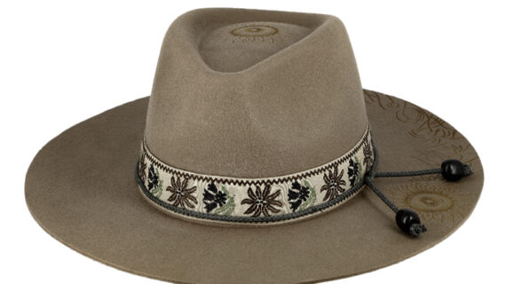 Wollfilzhut geprägte Blumen