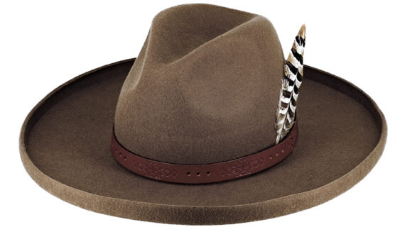 Wollfilzhut mit Feder und Lederband