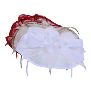 Hellbeige und Rubin.|Fascinator mit Masche aus Sisal in Rubin.|Fascinator mit Masche aus Sisal in Hellbeige|Fascinator mit Masche aus Sisal in Weiß.||||