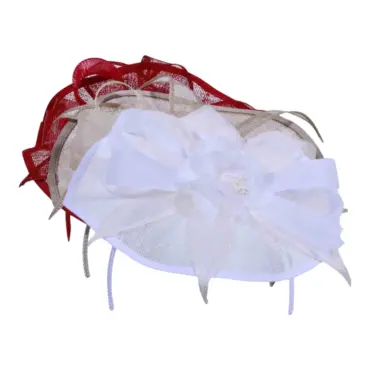 Hellbeige und Rubin.|Fascinator mit Masche aus Sisal in Rubin.|Fascinator mit Masche aus Sisal in Hellbeige|Fascinator mit Masche aus Sisal in Weiß.||||