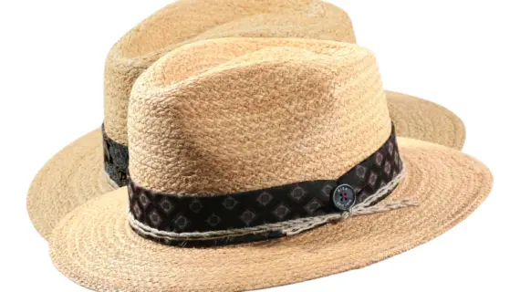 Fedora Strohhut aus Hanf in Gold mit Rebsband|Fedora Strohhut aus Hanf in Gold mit Rebsband|Fedora Strohhut aus Hanf in Gold mit Rebsband||