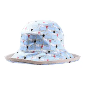 Aufschlaghut aus Baumwolle mit Print von Badenixen auf himmelblauem Hintergrund|