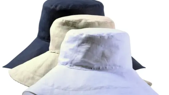 Hellbeige und Marineblau|Damenaufschlaghut aus Leinen in Weiß