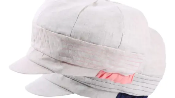 Ballonmütze aus Leinen und Viskose mit pinkem oder marineblauem Detail|Ballonmütze aus Leinen und Viskose mit pinkem oder marineblauem Detail|Ballonmütze aus Leinen und Viskose mit pinkem oder marineblauem Detail|||