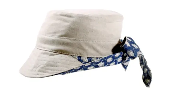 Damen Sommerhut Cloche mit Masche in écru/jeans aus Leinen und Baumwolle.|Damen Sommerhut Cloche mit Masche in écru/jeans aus Leinen und Baumwolle.