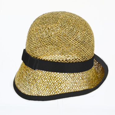 Strohhut kleine Glocke Seegras asymmetrisch – hochwertige Kopfbedeckung von Fiebig bei Hut Factory Schweiz