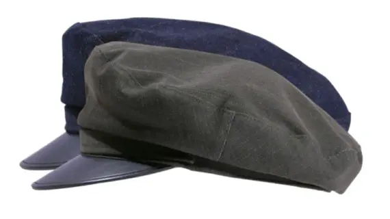 Camaret Cap aus Baumwolle mit Kunstlederschirm in Navy und Olive|Camaret Cap aus Baumwolle mit Kunstlederschirm in Navy und Olive|Camaret Cap aus Baumwolle mit Kunstlederschirm in Navy und Olive|||