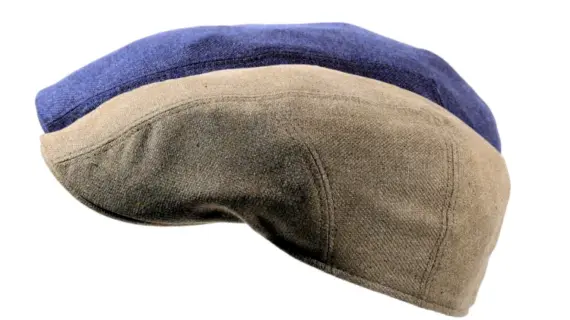 Schiebermütze aus Seiden-Woll-Mix in Natur mit farbiger Garnitur|Schiebermütze aus Seiden-Woll-Mix in Natur mit farbiger Garnitur|Schiebermütze aus Seiden-Woll-Mix in Natur mit farbiger Garnitur||||