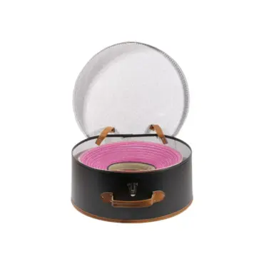 geöffnet und geschlossen in Medium und Large|Schwarzer Hutkoffer mit braunen Details