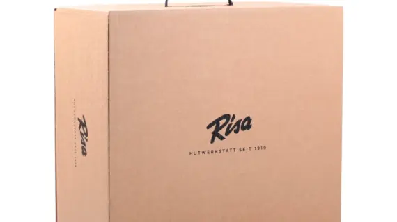Eine Geschenkbox, die dem Risa Hut gerecht wird