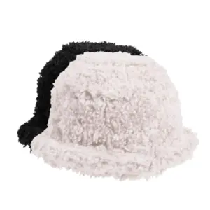 Buckethut Curly Damen in Wollweiss und Schwarz mit weicher lockiger Oberfläche