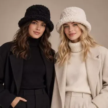 Buckethut Curly Damen in Wollweiss und Schwarz mit weicher lockiger Oberfläche
